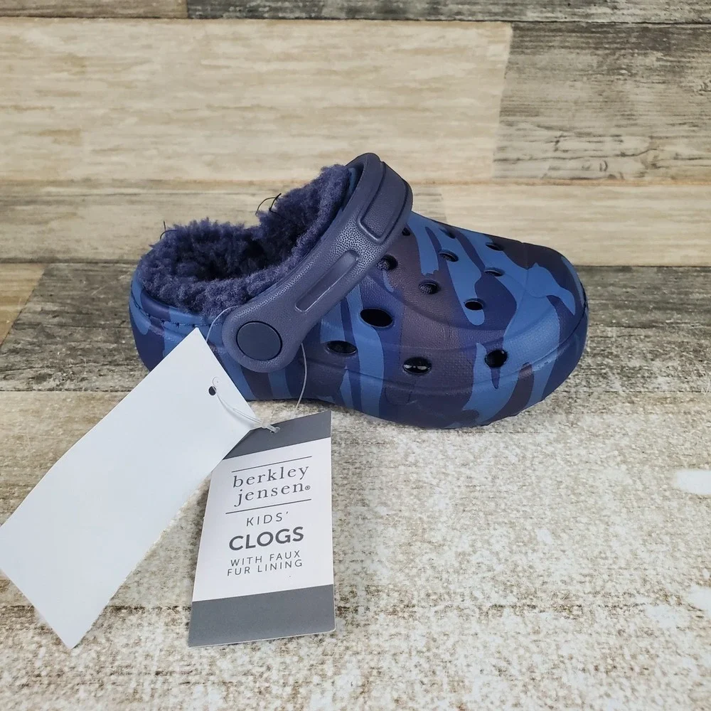 Berkley Jensen Kids Clogs Sz 6 Comfort Navy Camo Faux Fur Round Toe Shoes